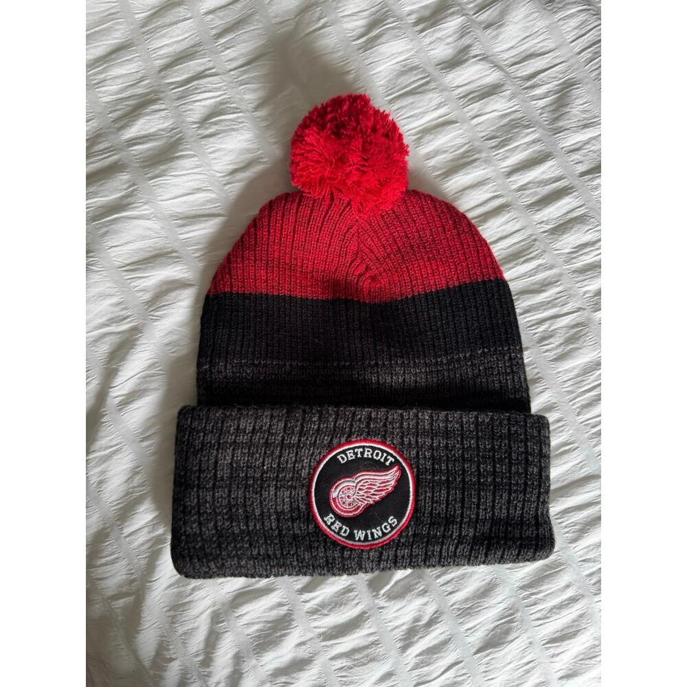 Detroit Red Wings Beanie Stocking Hat Gray Red